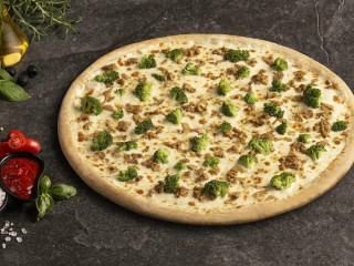 Gorący Trójkąt Pizza Nowy Świat