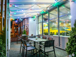 Di Kusy. Pizzeria. Nowak J.