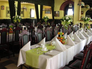 JW International Zajazd Kosynier