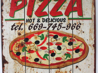 Małe Co Nieco. Pizzeria,