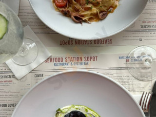 Seafood Station Restaurant, Bar Grill