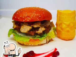 Aleksander Polus Burger House