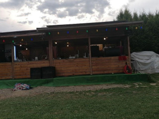 Campluzzz Tawerna Pole Namiotowe