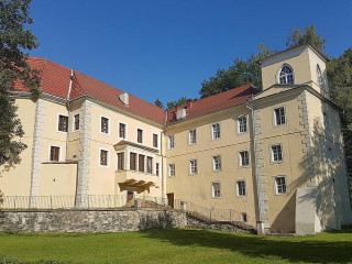 Zamek Na Skale